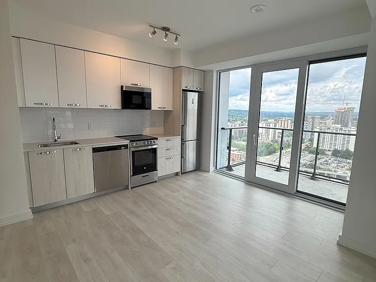 75 James St S #2502 — Photo 6