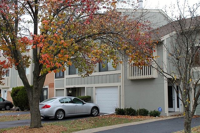 1st image of 546 N Woodfield Trl