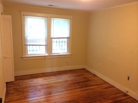 4th image of 1725 Faxon Ave