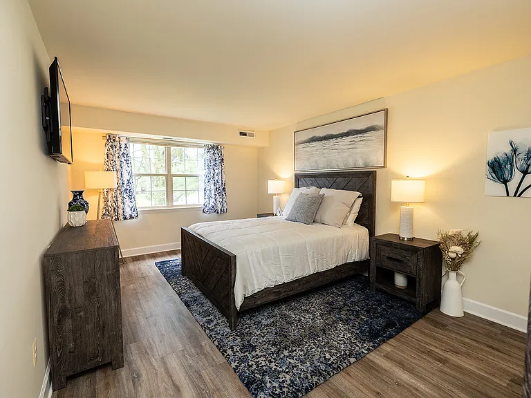 Woodridge Apartments — Photo 8