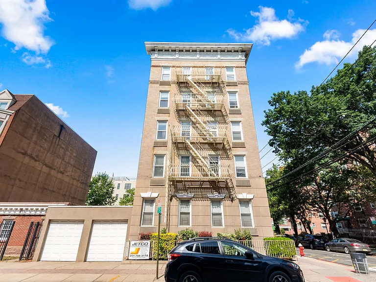 734 Adams St #1B — Photo 21