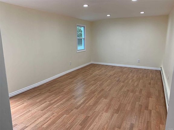 3rd image of 150 Whittier Dr