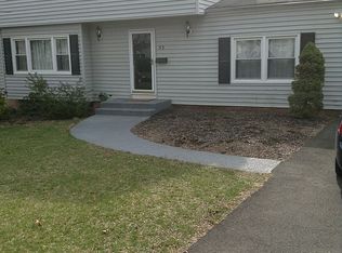 53 Drake Rd, Somerset, NJ 08873