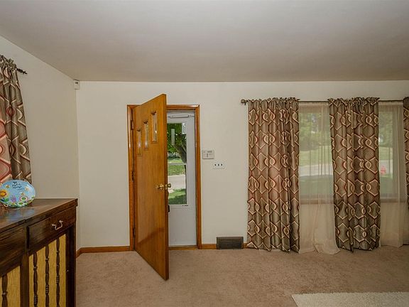3rd image of 34 Bryant Ave