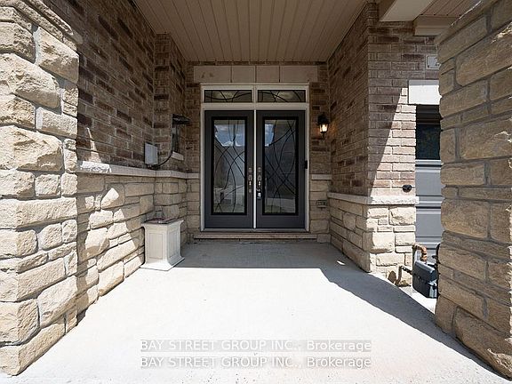 2nd image of 28 Rougeview Park Cres