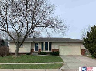 6033 S 41st St, Lincoln, NE 68516