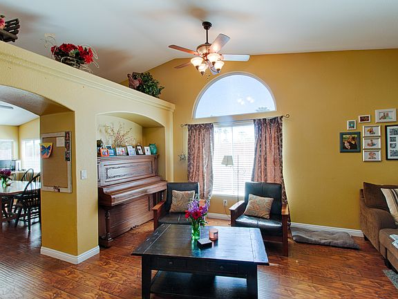 3rd image of 1601 Silver Slipper Ave