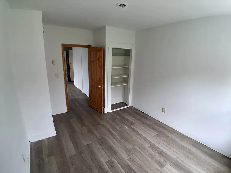 302 Columbia St #3 — Photo 7