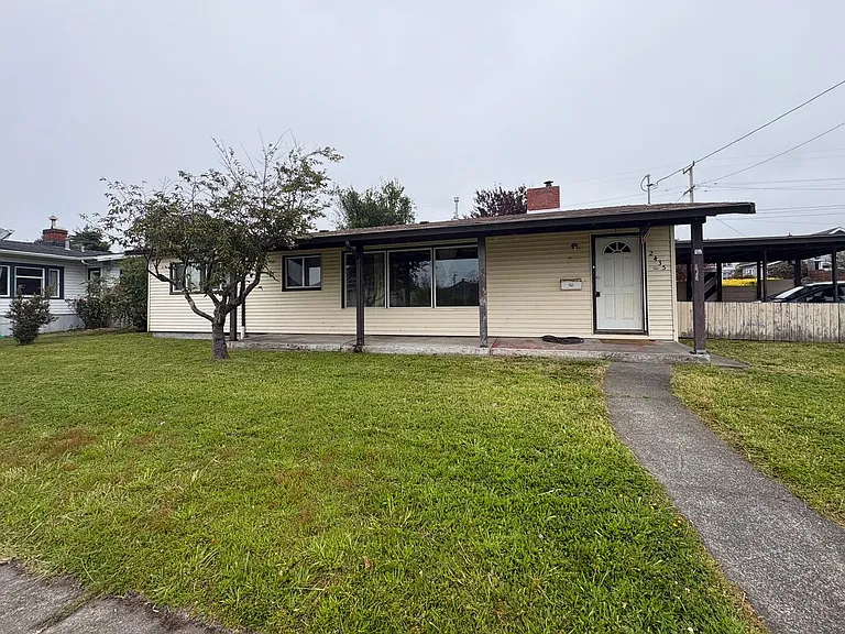 2435 B St — Photo 1