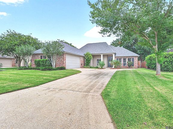 3rd image of 13088 Dutchtown Lakes Dr