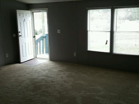 2nd image of 250 Greenview Blvd