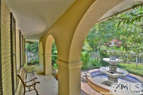 3rd image of 6607 Lazyridge Dr