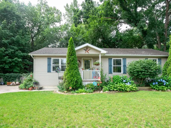 424 E Division St, Dowagiac, MI 49047
