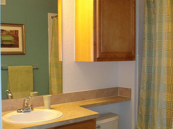 Fully tiled bath