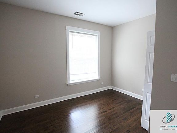 3rd image of 2506 W Argyle St #3