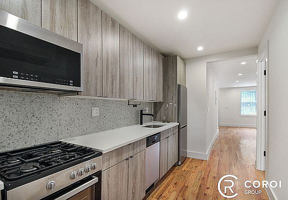 4th image of 43 Vernon Ave