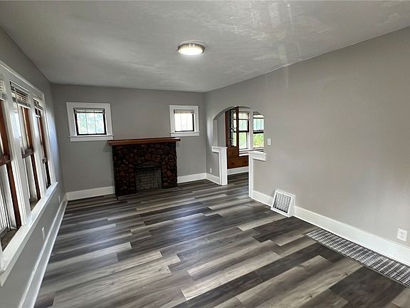 4th image of 1434 W 19th St