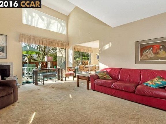 4th image of 804 Country Club Dr