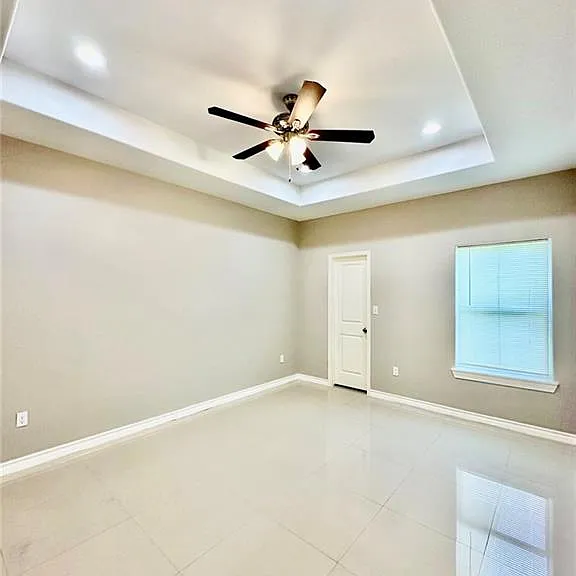 1022 Escondido Ln W #A — Photo 3
