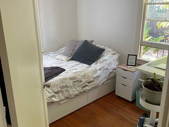4th image of 18036 Poplar Ave