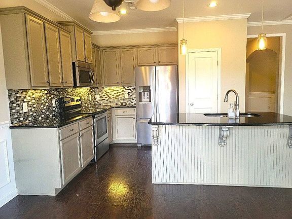 5th image of 183 Annapolis Bend Cir