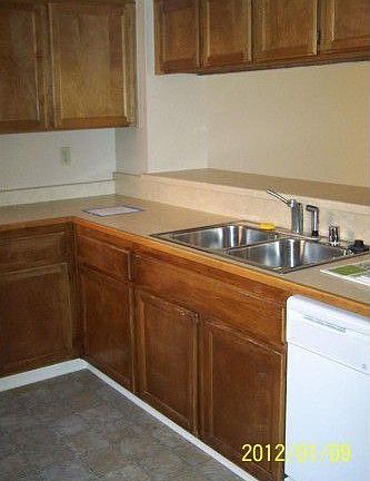 3rd image of 120 Nantucket Ln