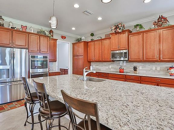 4th image of 1539 Emerald Dunes Dr