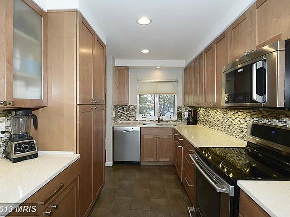 4th image of 1828 N Ode St