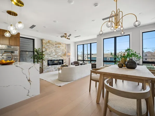 6 Elizabeth Street image 1 of 32