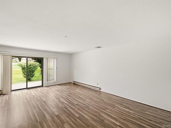 3rd image of 1006 Cabot Path