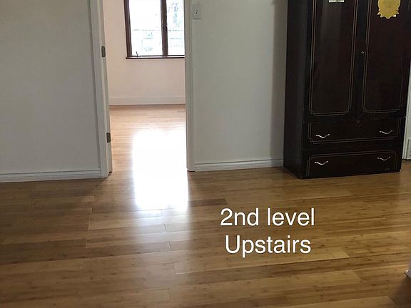 3rd image of 209 Greene St #1