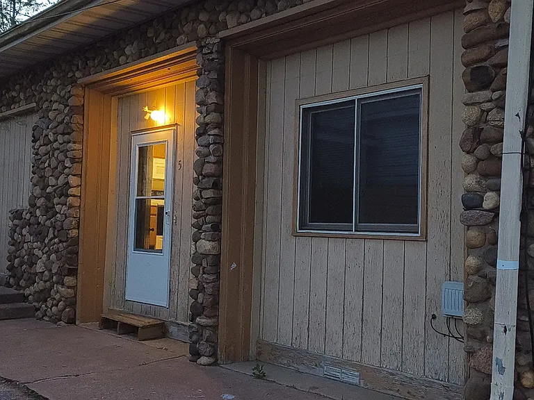 221 Clay St — Photo 1