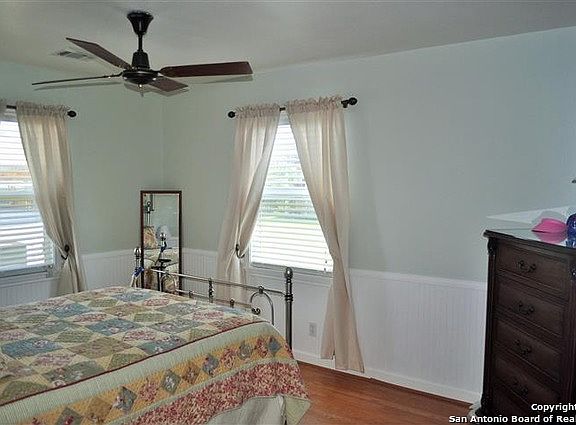 5th image of 409 N Park St