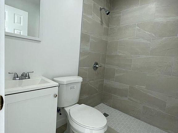 5th image of 1342 NW 39th St #1