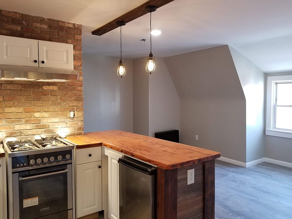 1st image of 40 Olive St Floor 3