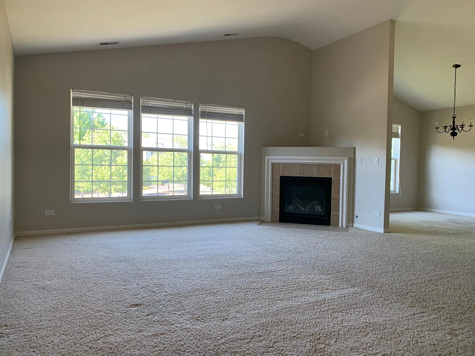 3 bed, 1706 sqft, $2,600 — Photo 4