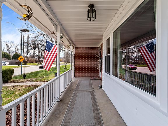 4th image of 213 Westmoreland Dr W