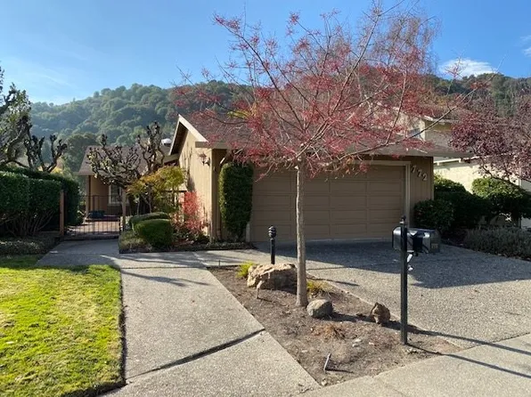 772 Augusta Dr, Moraga, CA 94556