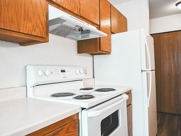 3rd image of 2815 20th Ave S #2825
