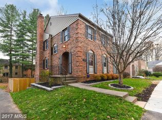 10301 Hampshire Green Ave, Fairfax, VA 22032