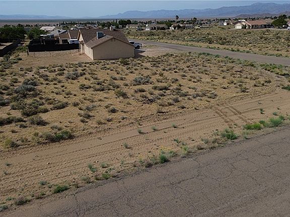 3rd image of 6940 E Trails End Lane