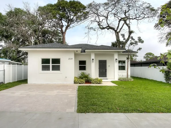 2039 NW 152nd Ter, Miami Gardens, FL 33054