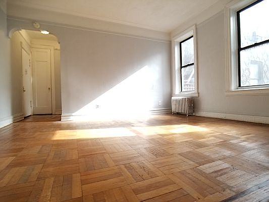 2nd image of 11 Midwood St APT C5