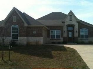 324 Hidden Lake Ct, Burleson, TX 76028