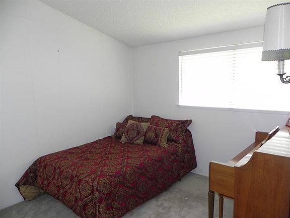 5th image of 19134 Ave Of The Oaks Unit C
