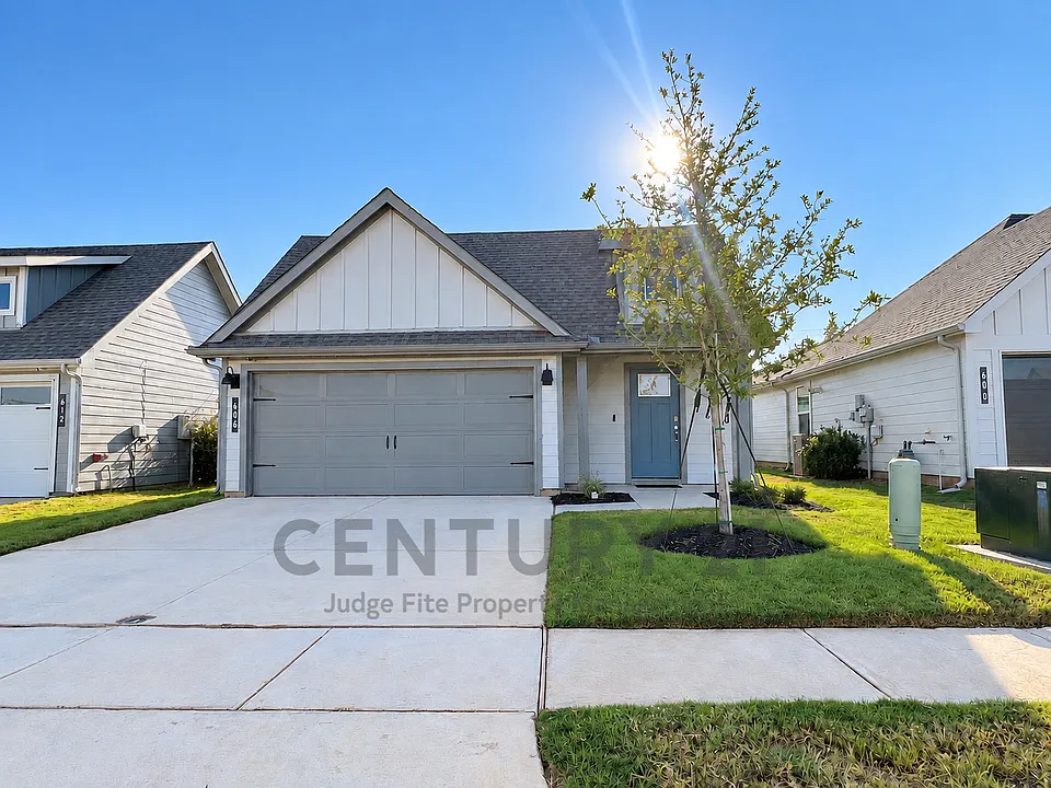 606 Capstone Cir