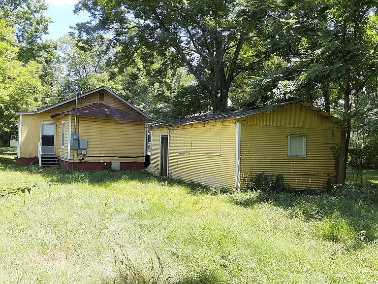2204 Valmar St — Photo 2
