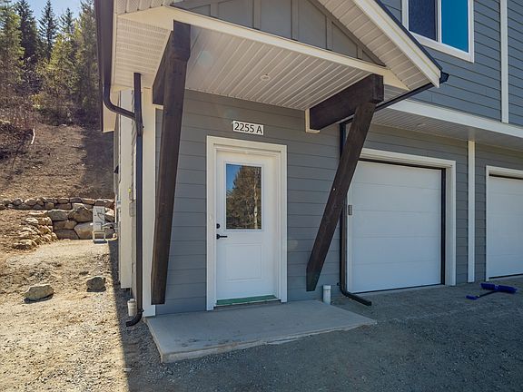 3rd image of 2255 McTavish Rd #A