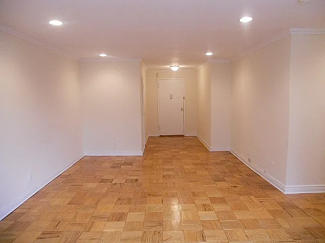Edwards St, Roslyn Heights — Photo 2