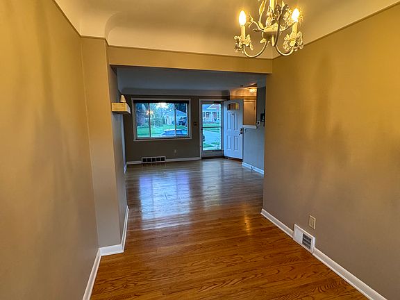 2nd image of 504 W Houstonia Ave #4